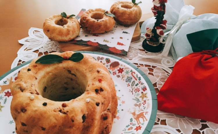 ホシノ丹沢酵母で作るクリスマスのクグロフサレ&鮭とほうれん草のクリームシチュー 可愛いクグロフ(10㎝)2個・クグロフ大(18㎝)1台分(小6個分)生地・クグロフ大1個分酵母持帰り付