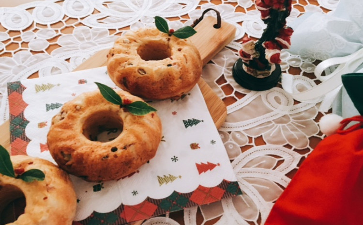 ホシノ丹沢酵母で作るクリスマスのクグロフサレ&鮭とほうれん草のクリームシチュー 可愛いクグロフ(10㎝)2個・クグロフ大(18㎝)1台分(小6個分)生地・クグロフ大1個分酵母持帰り付