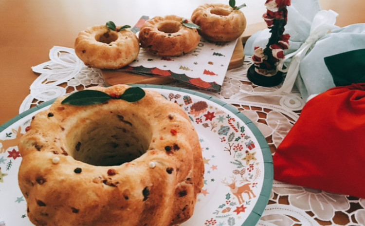 ホシノ丹沢酵母で作るクリスマスのクグロフサレ&鮭とほうれん草のクリームシチュー 可愛いクグロフ(10㎝)2個・クグロフ大(18㎝)1台分(小6個分)生地・クグロフ大1個分酵母持帰り付