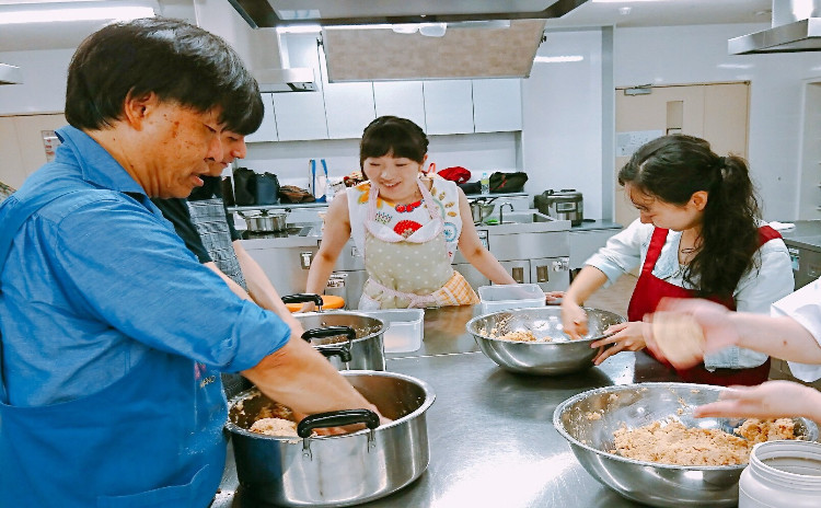 黒豆米麹味噌作り体験教室【黒豆味噌デビューの方にオススメ講座】お持ち帰り2.0kg