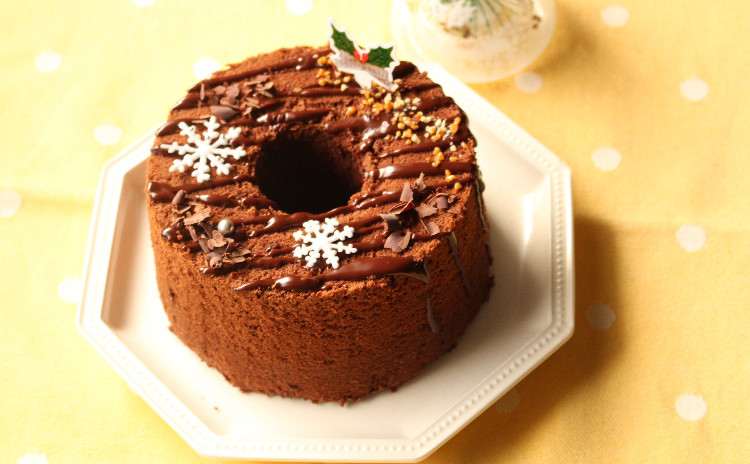 おしゃれにトッピングしましょ!チョコレート・シフォンのクリスマスケーキ ♪