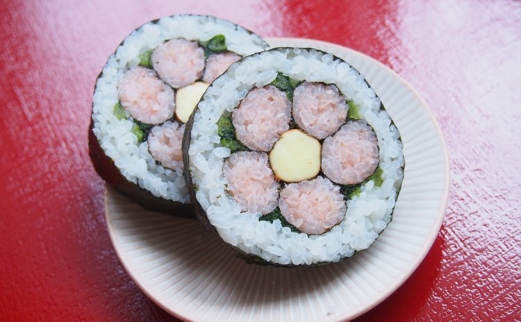 春の懐石弁当🌸桃の花寿司、桜蒸し、小エビのかき揚げ、鯛の昆布締めなど