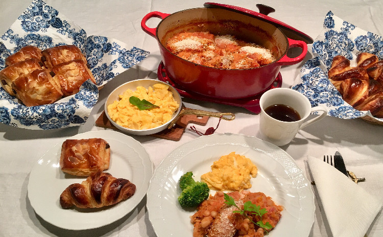 クロワッサン&パン・オ・ショコラ~フランスの家庭料理カスレとふわふわスクランブルエッグ~