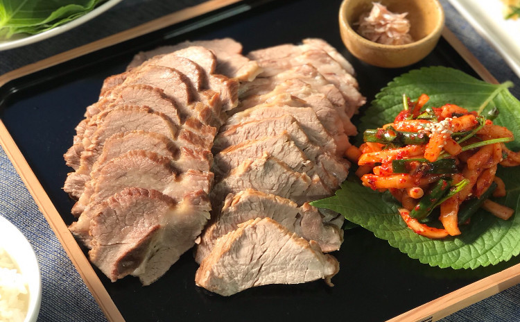 ボッサム、ボッサムキムチ、納豆キムチチゲ、セリとエビジョン、レモン茶など