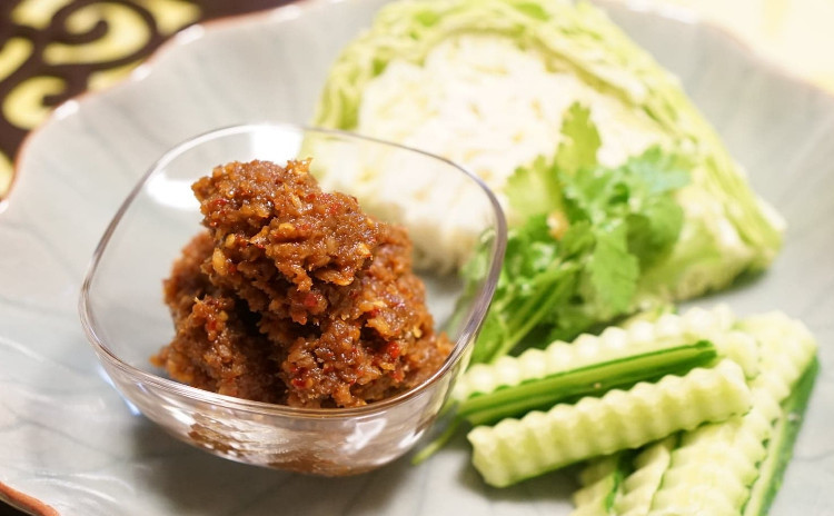 本当に美味しく作れる本格タイ料理。「クンパッポンカリー」と「プーケットのディップ」。