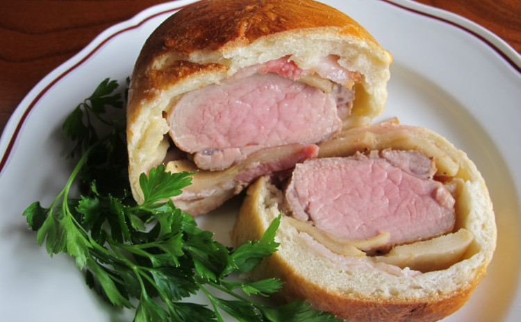 豚ヒレ肉のパン包み焼き、白子のグラタン、トルタカプレーゼ