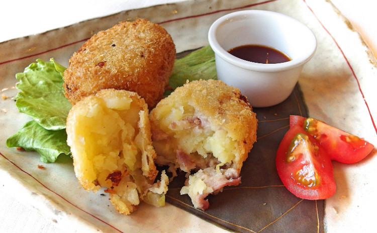 【家庭料理、ちゃんと美味しく!】ピーマンの肉詰め、揚げないコロッケ、蓮根のはさみ焼き、他