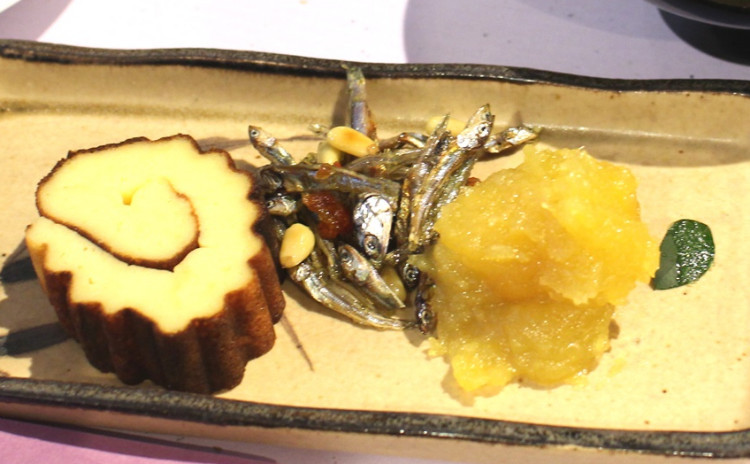 全てお持ち帰り!極撰食材でお節料理7品(イタリアン田作り・数の子・黒豆・きんとん・ニシン昆布巻き・のし鶏・伊達巻)