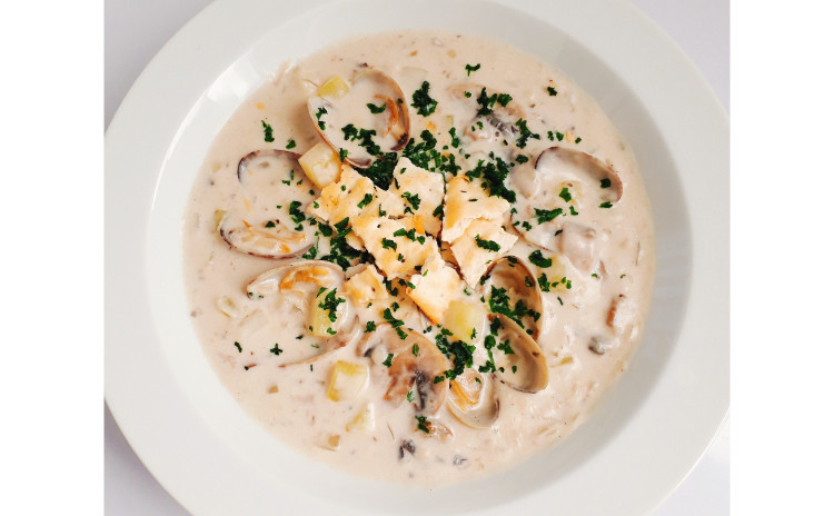 【砂糖不使用★ヘルシー洋食】①からすみの旨味が堪らない『からすみのオイルパスタ』、 ②ベーコンもコンソメも不使用の『濃厚クラムチャウダー』