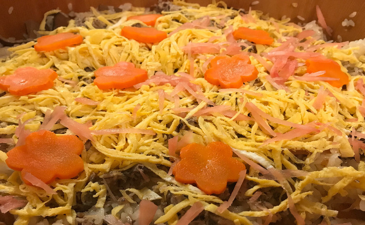 日本のごはん☆サバ缶ばら寿司☆ごぼうの唐揚げ☆佃煮☆がんもどき☆練乳ぷりん苺添え