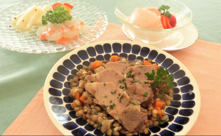 塩豚の作り方と豆の煮込みをマスター!前菜盛り合わせ、いちごのババロア