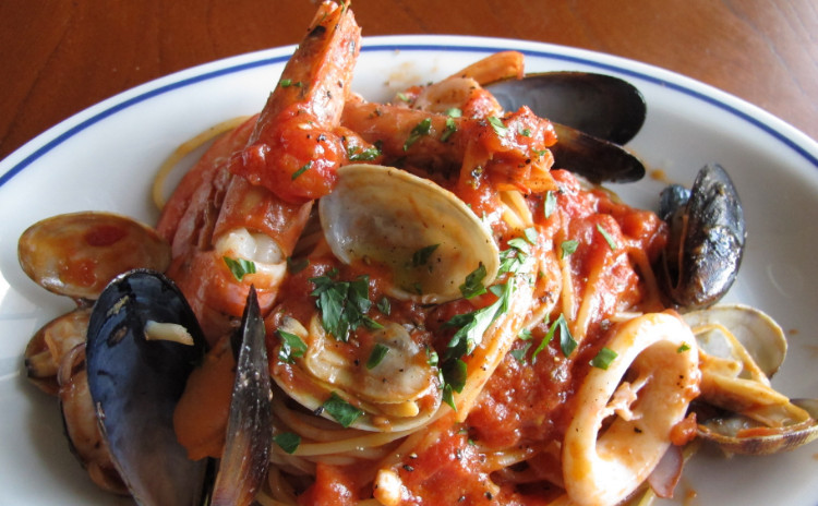 魚介好きなイタリアン「ペスカトーラ」と「魚介のフリットミスト」