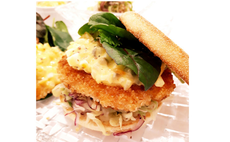 【砂糖不使用★ヘルシー洋食】①海老100%の揚げないプリっプリ海老カツ(※1個は海老カツマフィンにします)、②マヨネーズ不使用!オイル不使用!あっさりタルタルソース、③ツナのコールスローサラダ