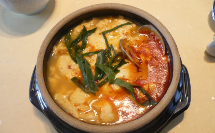 スンドゥブチゲと盛りだくさん~「鶏肉のニンニク焼き」と「さきいかキムチ」と「3種のナムル」~