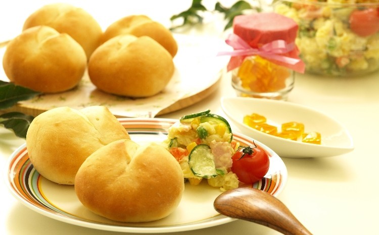 親子レッスン♪捏ねないパン作り!シンプル丸パン、手作りマヨネーズのポテトサラダ、べっこう飴♪