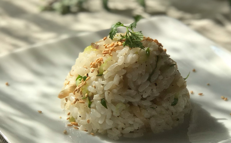 豚肉とアスパラのレタス包み・レバニラ炒め・搾菜と黒胡椒のご飯・鶏団子と青梗菜のスープ・他