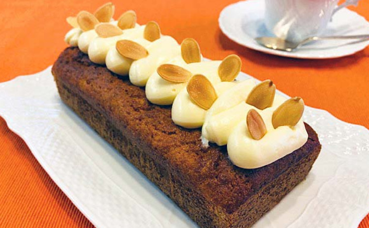 シットリ美味しいキャロットケーキと桜サブレ