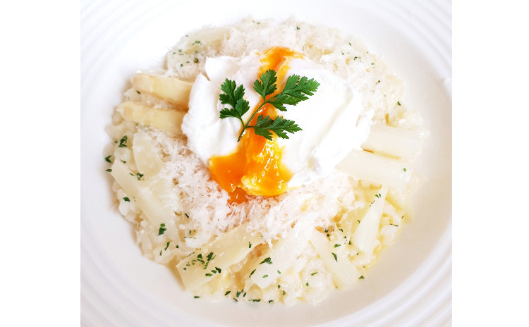 【お砂糖不使用★春のヘルシー洋食】①ホワイトアスパラのミラノ風リゾット、②豚肉のハーブパイ、③春野菜のスプリングサラダ