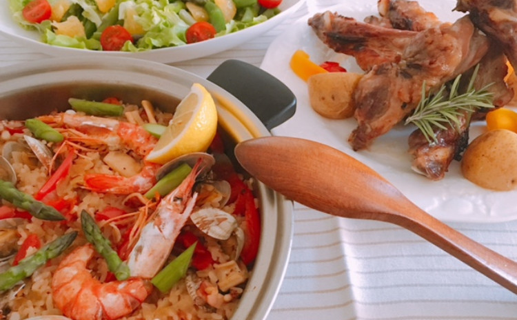 こどもの日パーティー料理 パエリア・スペアリブ(ハーブ・醤油味)・甘夏グリーンサラダ・鯉のぼりケーキ