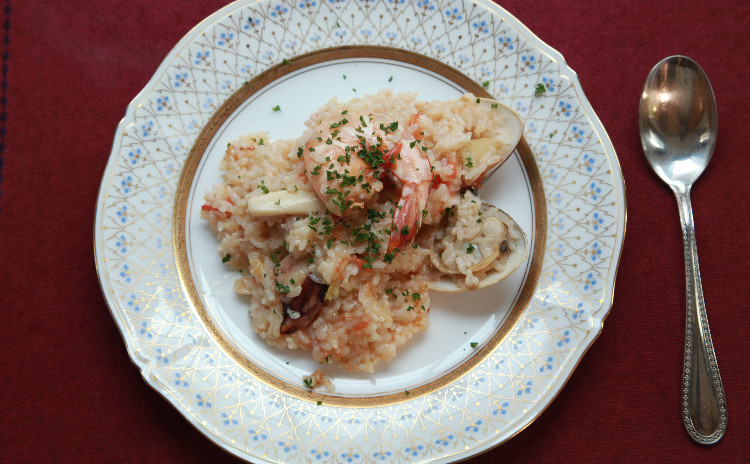 プロ直伝!魚介たっぷりパエリア&いちごのタルト