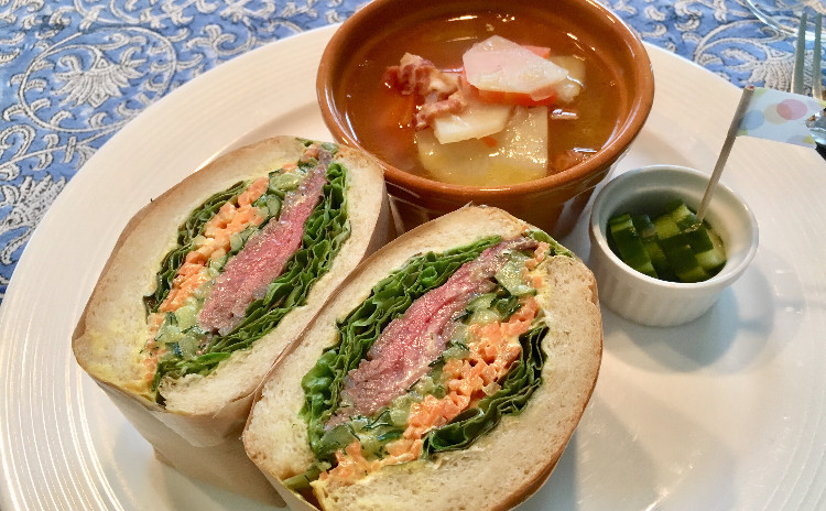 ゆめちから100%食パン〜和牛ローストビーフサンド&ポタージュ〜
