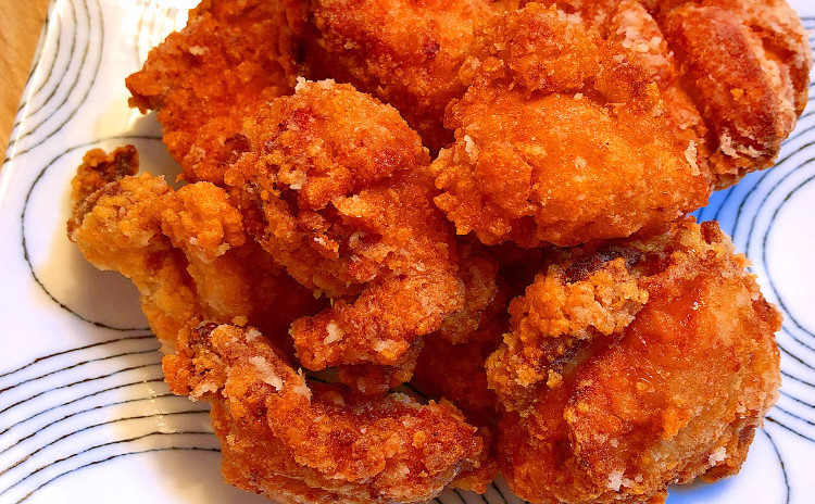 9月にリバイバル!リクエストデー追加!醤油味・塩麹漬け紅生姜味の唐揚げ2種類と、タコと枝豆の炊き込みご飯・炒り豆腐・マカロニサラダ・なめこのお味噌汁を作ります!!包丁研ぎもサービスでおつけします。セミプライベートレッスンの実習スタイルでお一人ずつお作りいただけます。