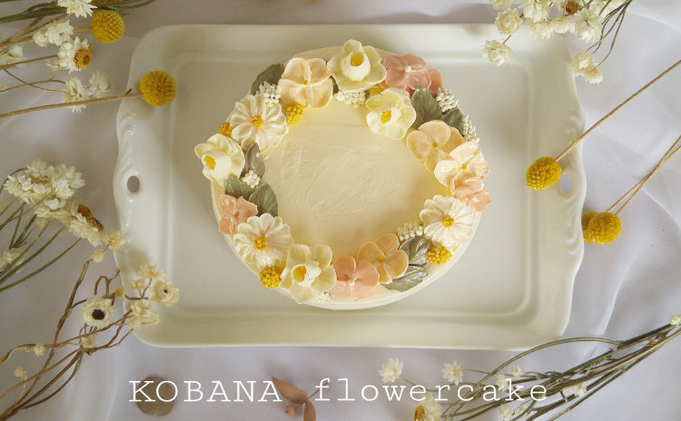 フラワーケーキ(小花のホールケーキ)