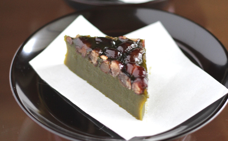 6月/焦げ蜜で大人味!「琥珀(錦玉羹)」つやつやでもっちもち!「翡翠(抹茶水無月)」
