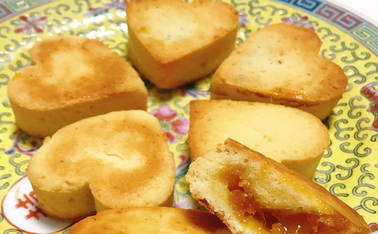 マンゴーケーキと紅焼肉、中華風コーンスープ、春巻きなど