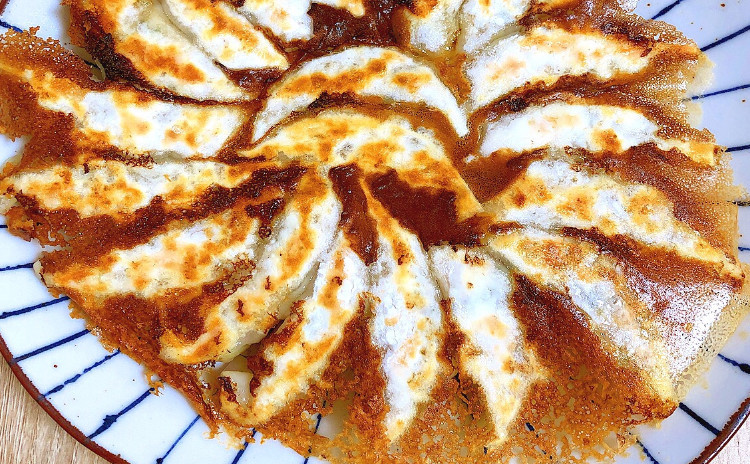 雑誌掲載レシピも作ります‼️家庭で美味しく作れる羽根つき餃子レッスン!!和食キッチンしのぶオープン3ヶ月記念特別価格!!