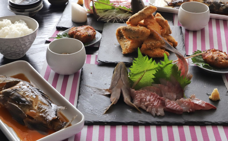 鮮魚を捌く