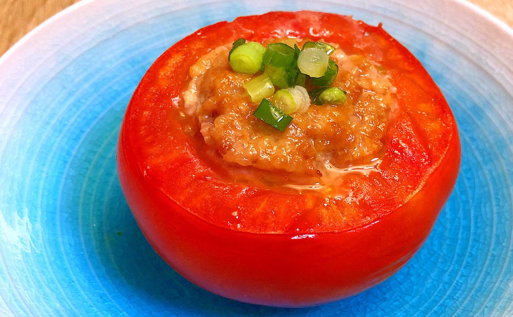 9月日程追加!夏の食材をたっぷり使ったメニューを作り、色鮮やかに盛り付けよう!イカと枝豆のしんじょう・アジフライ・夏野菜たっぷりの副菜の合計5品!セミプライベートレッスンの実習スタイルでお1人ずつお作りいただけます。