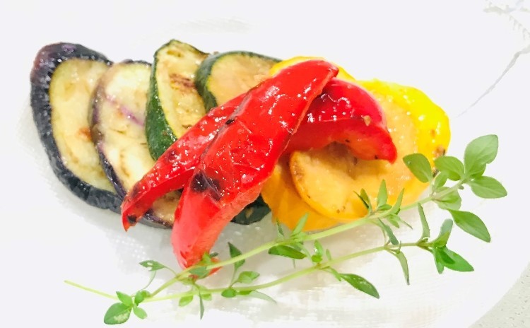 夏野菜たっぷり 酸味を利かせた爽やかなメニューです。