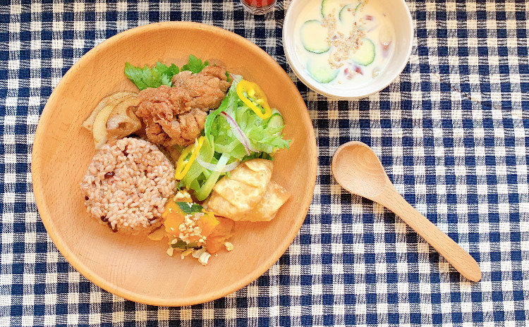 今年の夏は市販の虫除け不要☆安心安全な自分だけの香りのアロマスプレーを作りましょう&お弁当にぴったりなおかずの玄米ランチプレートをめしあがれ♪(玄米ご飯のお土産付き