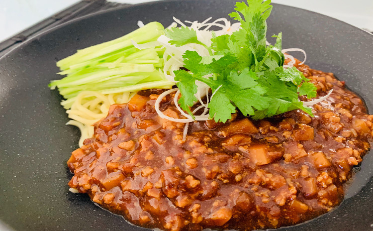 大活躍の予感!ジャージャー麺&海老ニラ饅頭&鶏とカシューナッツのピリ辛炒めレッスン
