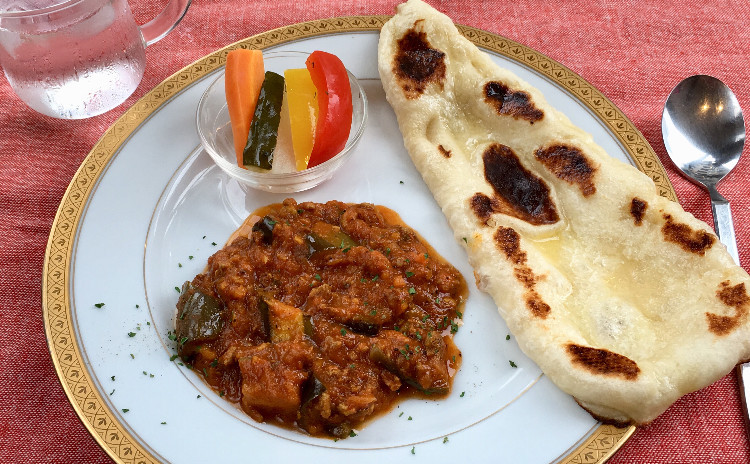 夏は本格カレーを作って、天然酵母のナンを焼こう!カラフルピクルスを添えて☆