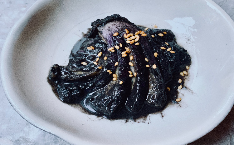 玄米ちらしとベジつくねは必食です❣️全メニューノンシュガーでヘルシーですから、食べ過ぎちゃってください。玄米ちらし寿司とベジつくねは必食です♪