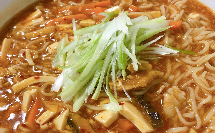 手打ちサンラータン麺、皮から焼き餃子(新レシピ)、マンゴープリン(新レシピ)を作りましょう🎵