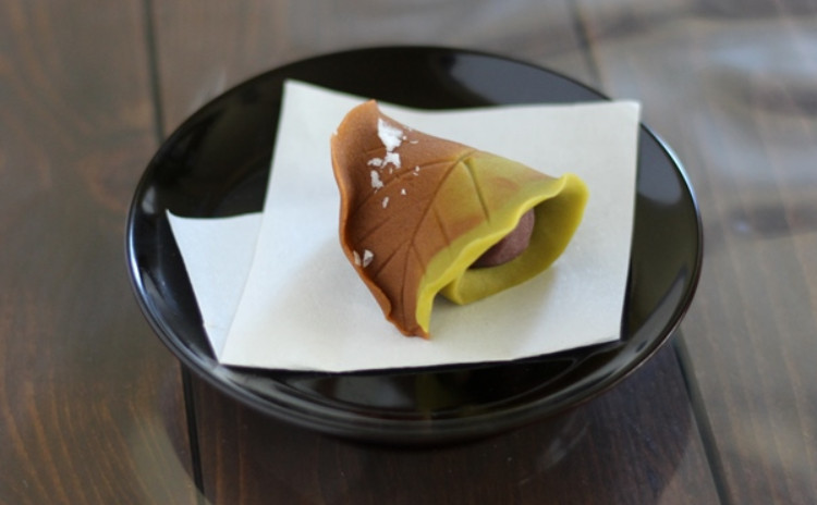 9月、10月/華やか!ゴージャス♬秋の和菓子「吹き寄せ」(羊羹製)と「落葉」(みじんこなし生地)