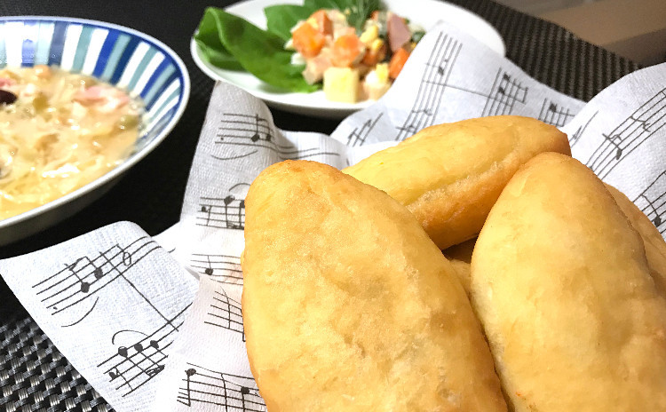 【幸せのピロシキ】美味しいピロシキ2種とお料理2品