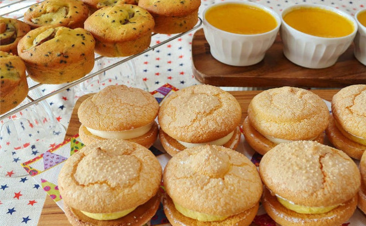🎃ハロウィンに作ろう!かぼちゃと生クリームのブッセとクリームチーズクリームのブッセ、さつまいものパインドケーキとかぼちゃプリン