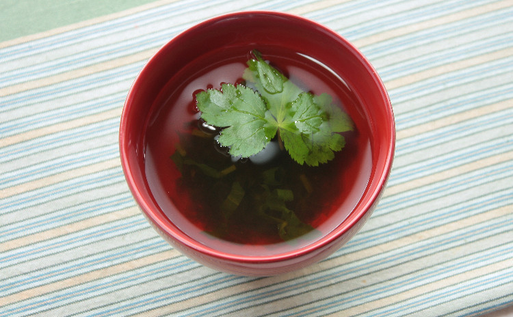 一石三鳥◎寿司献立!華やかな伊達巻き寿司と、手軽な混ぜ寿司。風流葛菓子で、厳しい残暑も美味しい笑顔に。