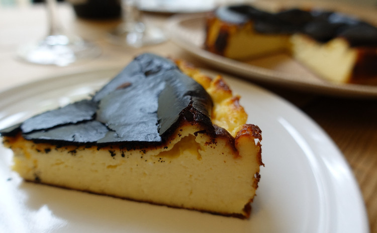 おうちスペインバル!タパス・ピンチョス・野菜たっぷりコシードとバスクチーズケーキ