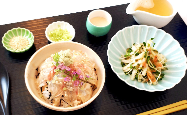 ACO’s代表作 ‼️超オススメ‼️【逸品和食】①絶品胡麻だれ鯛茶漬、②大根の梅肉和え、③オマケ:野菜の水漬け