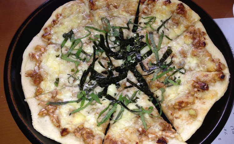 味わい深い天然酵母を使ったピザ生地で作る和風ピザ3種とキーマカレーピザ
