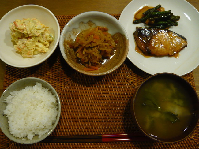 ぶりの照り焼きの献立 まめりんこのごはん日記 クックパッドブログ