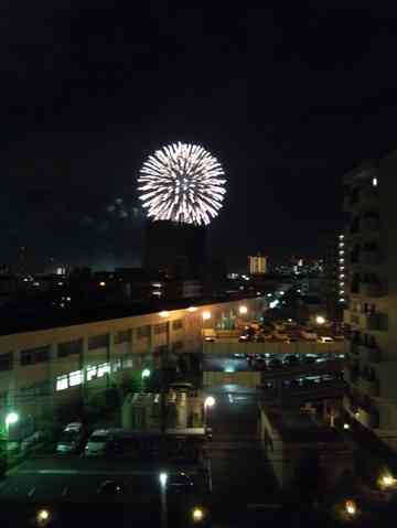 ﾍﾞﾗﾝﾀﾞで花火見物 かつめぐのごはん日記
