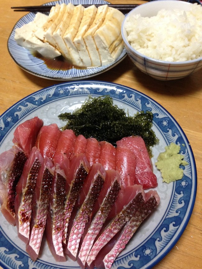 海ぶどうとシチューマチとトンボマグロ刺身 - goororoごはん日記