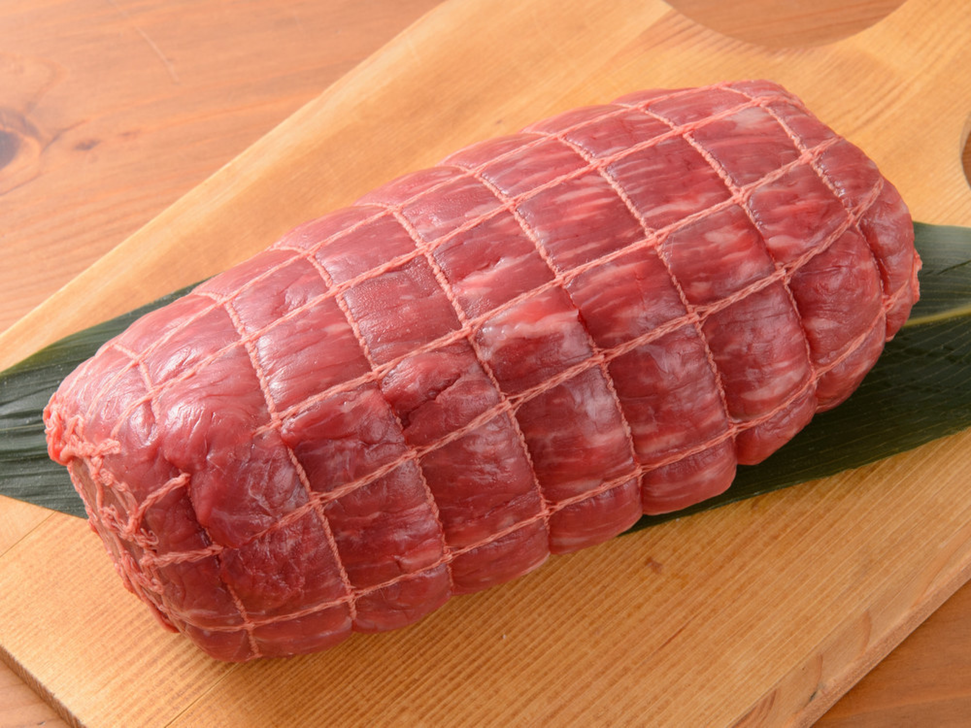 国産牛モモブロック ローストビーフ用 ネット巻 クックパッドマート 毎日が楽しみになる 食材店 国産牛モモブロック ローストビーフ用 ネット巻 クックパッドマート 毎日が楽しみになる 食材店