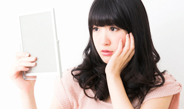 眼の下のクマが消えないのは、「眼精疲労」が原因かも?